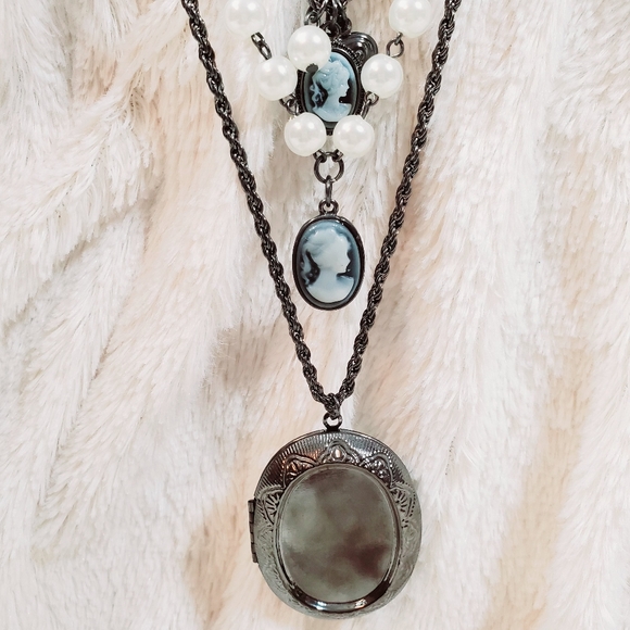 Layered Locket - Picture 3 of 5